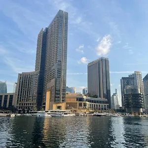 https://four-stars-jumeirah-beach-residence.dubaihotelsoffers.com